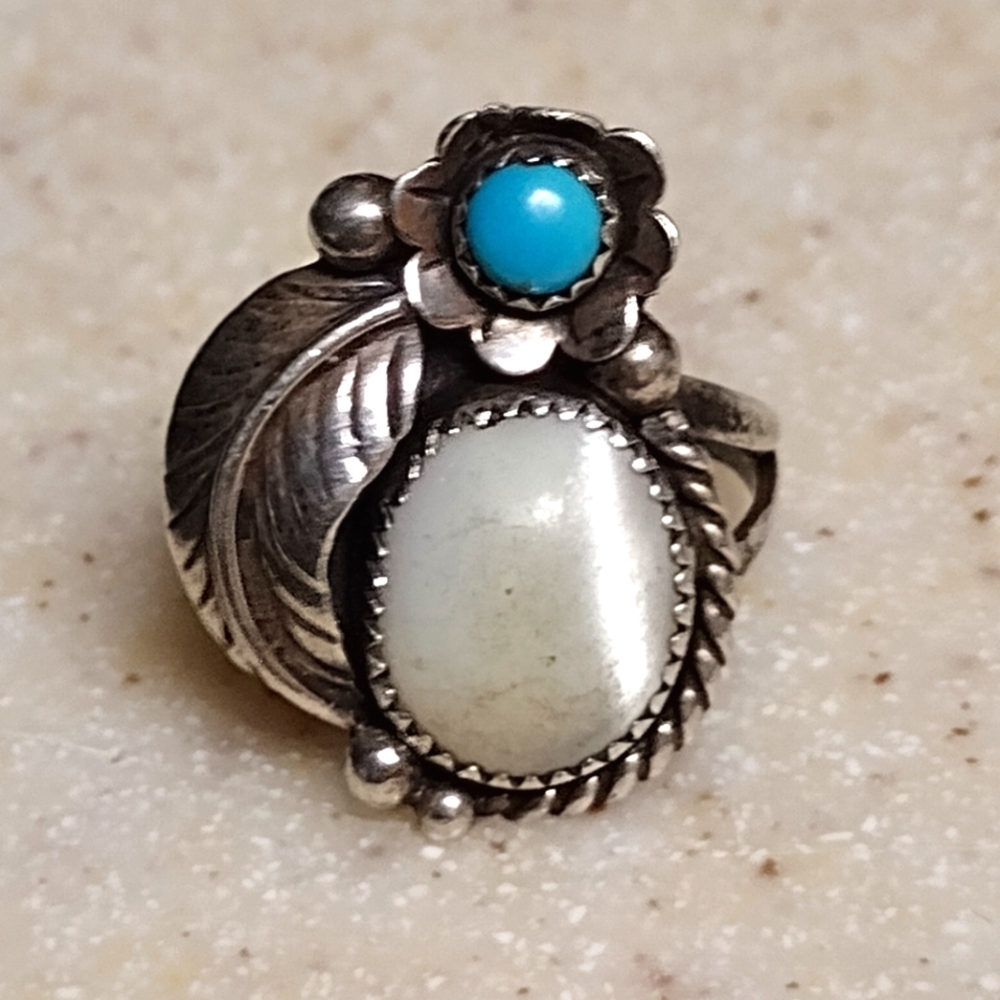 Navajo silver Pearl and turquoise ring